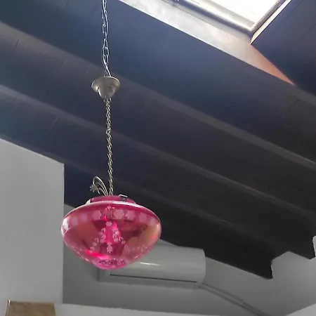 Detached House In سيكيا
