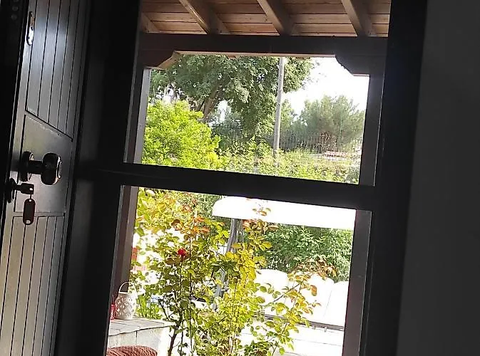 Detached House In סיקיה