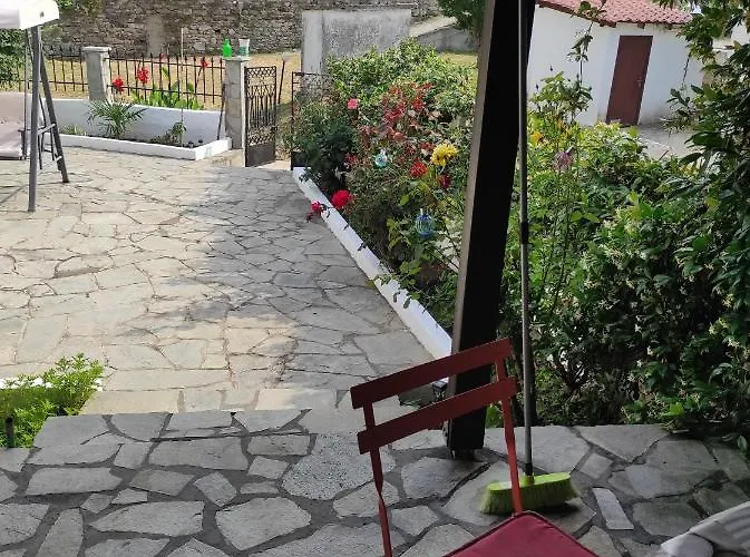 Detached House In * סיקיה